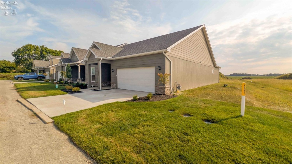6025 Coventry Circle, Huron, 44, 3 Bedroom Bedrooms, ,2 BathroomBathrooms,Residential,For Sale,Coventry,20263575