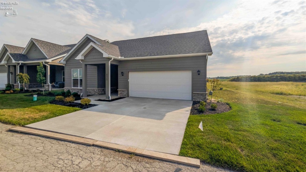 6025 Coventry Circle, Huron, 44, 3 Bedroom Bedrooms, ,2 BathroomBathrooms,Residential,For Sale,Coventry,20263575