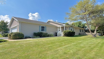 119 Country View Drive, Bellevue, 44811, 3 Bedroom Bedrooms, ,2 BathroomBathrooms,Residential,For Sale,Country View,20263417
