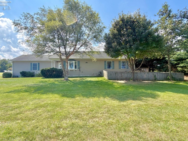 119 Country View Drive, Bellevue, 44811, 3 Bedroom Bedrooms, ,2 BathroomBathrooms,Residential,For Sale,Country View,20263417