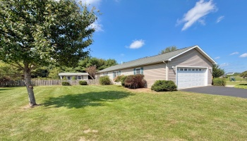 119 Country View Drive, Bellevue, 44811, 3 Bedroom Bedrooms, ,2 BathroomBathrooms,Residential,For Sale,Country View,20263417