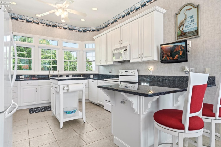 2158 Dorchester Drive, Marblehead, 43440, 4 Bedroom Bedrooms, ,4 BathroomBathrooms,Residential,For Sale,Dorchester,20263563