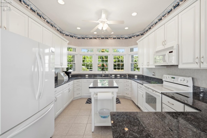 2158 Dorchester Drive, Marblehead, 43440, 4 Bedroom Bedrooms, ,4 BathroomBathrooms,Residential,For Sale,Dorchester,20263563