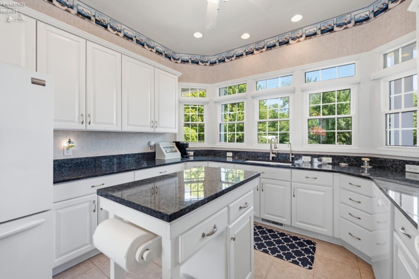 2158 Dorchester Drive, Marblehead, 43440, 4 Bedroom Bedrooms, ,4 BathroomBathrooms,Residential,For Sale,Dorchester,20263563