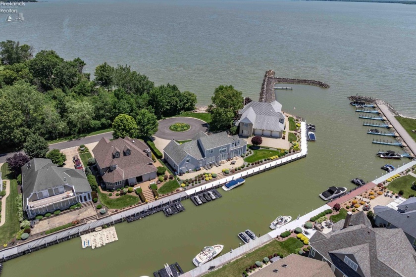 2158 Dorchester Drive, Marblehead, 43440, 4 Bedroom Bedrooms, ,4 BathroomBathrooms,Residential,For Sale,Dorchester,20263563