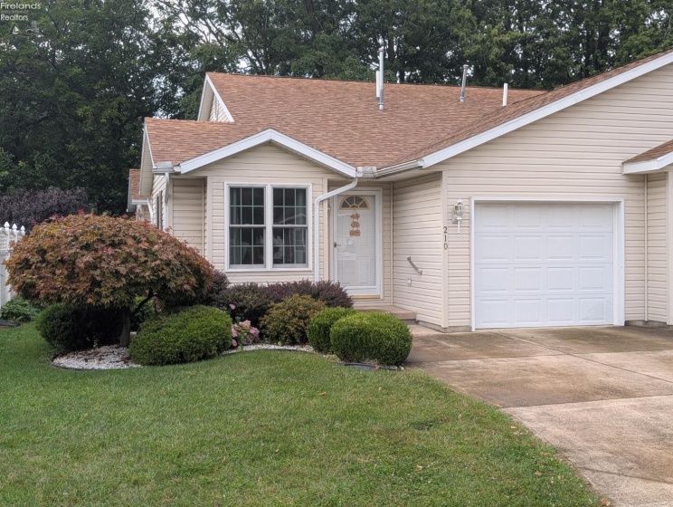 210 Grand Avenue, Clyde, 43410, 2 Bedroom Bedrooms, ,2 BathroomBathrooms,Residential,For Sale,Grand,20263496