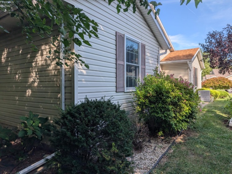 210 Grand Avenue, Clyde, 43410, 2 Bedroom Bedrooms, ,2 BathroomBathrooms,Residential,For Sale,Grand,20263496
