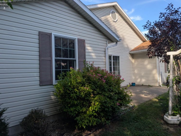 210 Grand Avenue, Clyde, 43410, 2 Bedroom Bedrooms, ,2 BathroomBathrooms,Residential,For Sale,Grand,20263496