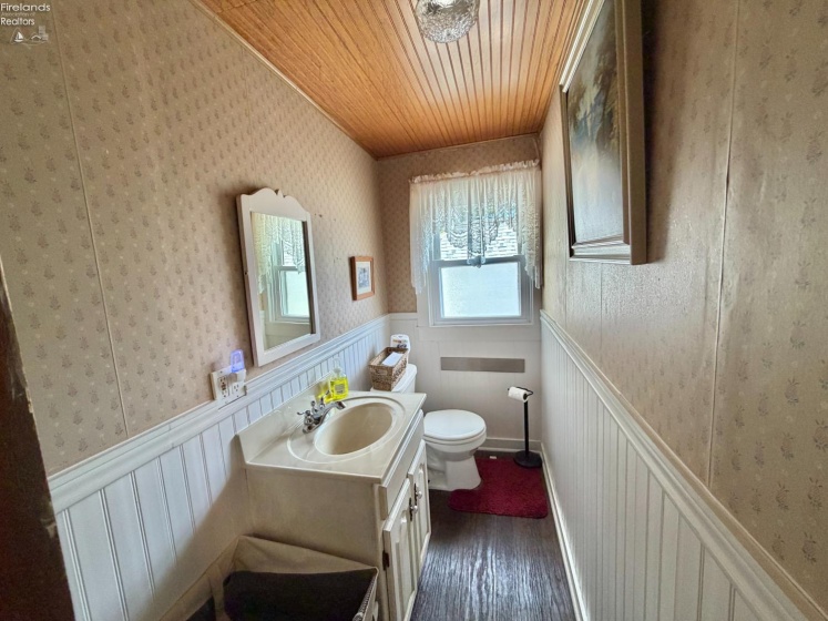 350 Walnut Avenue, Lakeside, 43440, 9 Bedroom Bedrooms, ,9 BathroomBathrooms,Residential,For Sale,Walnut,20263604