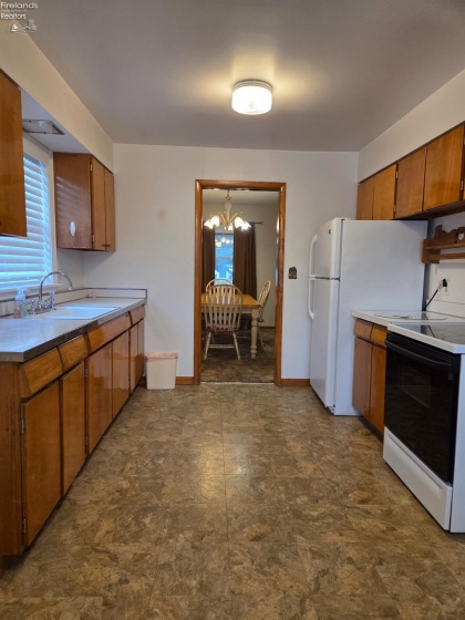 609 Clinton Street, Port Clinton, 43452, 3 Bedroom Bedrooms, ,1 BathroomBathrooms,Residential,For Sale,Clinton,20263456