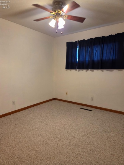 609 Clinton Street, Port Clinton, 43452, 3 Bedroom Bedrooms, ,1 BathroomBathrooms,Residential,For Sale,Clinton,20263456