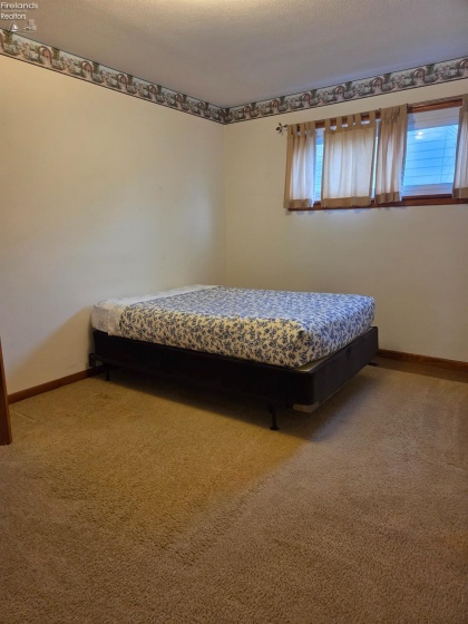 609 Clinton Street, Port Clinton, 43452, 3 Bedroom Bedrooms, ,1 BathroomBathrooms,Residential,For Sale,Clinton,20263456