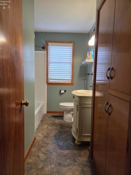 609 Clinton Street, Port Clinton, 43452, 3 Bedroom Bedrooms, ,1 BathroomBathrooms,Residential,For Sale,Clinton,20263456