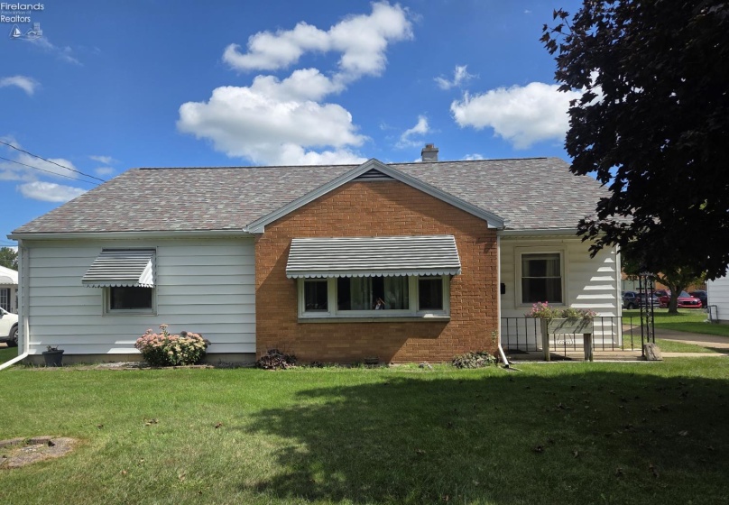 609 Clinton Street, Port Clinton, 43452, 3 Bedroom Bedrooms, ,1 BathroomBathrooms,Residential,For Sale,Clinton,20263456