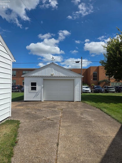 609 Clinton Street, Port Clinton, 43452, 3 Bedroom Bedrooms, ,1 BathroomBathrooms,Residential,For Sale,Clinton,20263456