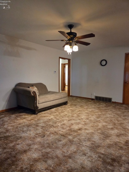 609 Clinton Street, Port Clinton, 43452, 3 Bedroom Bedrooms, ,1 BathroomBathrooms,Residential,For Sale,Clinton,20263456