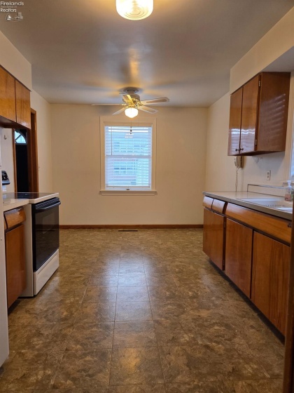 609 Clinton Street, Port Clinton, 43452, 3 Bedroom Bedrooms, ,1 BathroomBathrooms,Residential,For Sale,Clinton,20263456