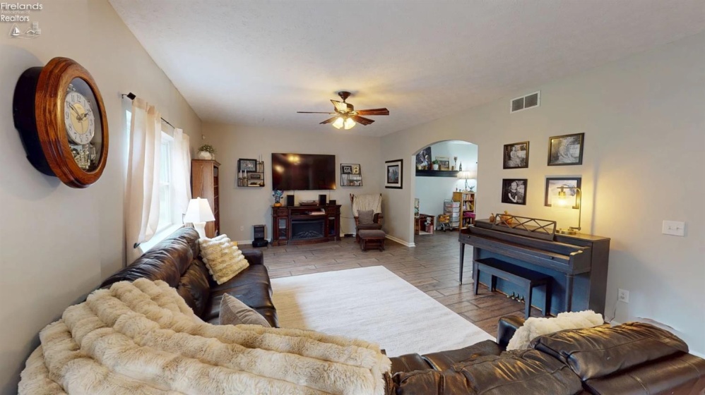 1034 Northwest Road, Castalia, 44824, 4 Bedroom Bedrooms, ,3 BathroomBathrooms,Residential,For Sale,Northwest,20263570
