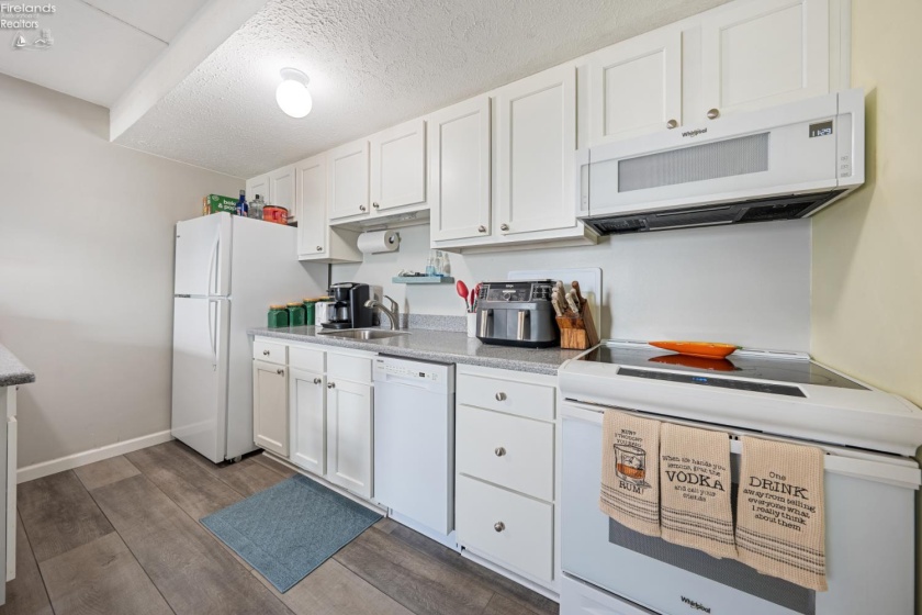 91 Schooner Point Drive, Port Clinton, 43452, 2 Bedroom Bedrooms, ,2 BathroomBathrooms,Residential,For Sale,Schooner Point,20263481