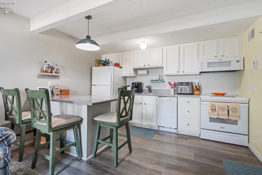 91 Schooner Point Drive, Port Clinton, 43452, 2 Bedroom Bedrooms, ,2 BathroomBathrooms,Residential,For Sale,Schooner Point,20263481