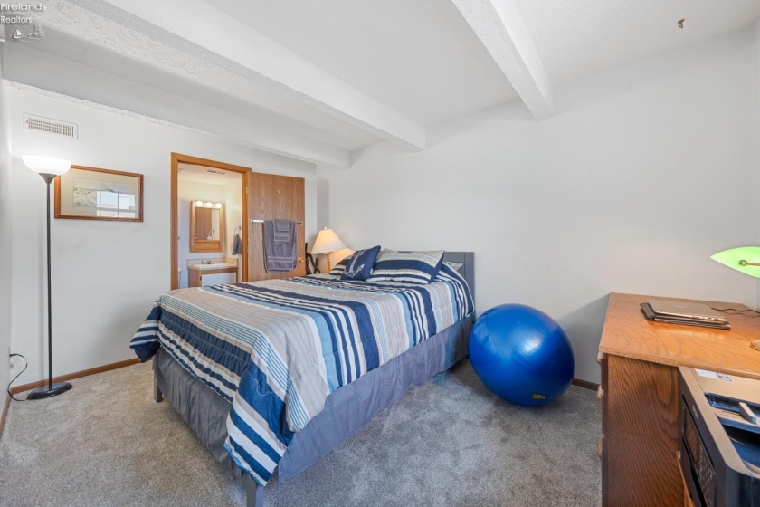 91 Schooner Point Drive, Port Clinton, 43452, 2 Bedroom Bedrooms, ,2 BathroomBathrooms,Residential,For Sale,Schooner Point,20263481