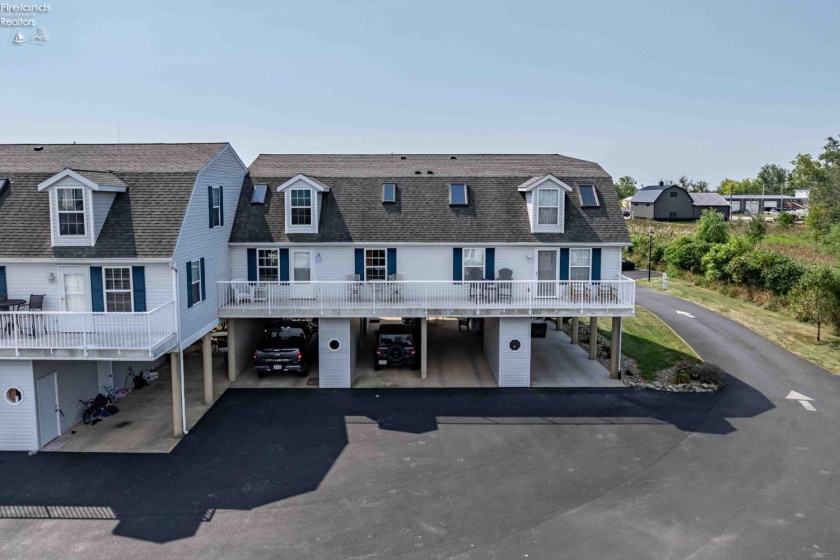 91 Schooner Point Drive, Port Clinton, 43452, 2 Bedroom Bedrooms, ,2 BathroomBathrooms,Residential,For Sale,Schooner Point,20263481