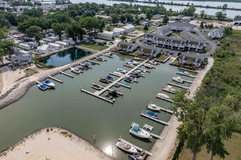 91 Schooner Point Drive, Port Clinton, 43452, 2 Bedroom Bedrooms, ,2 BathroomBathrooms,Residential,For Sale,Schooner Point,20263481