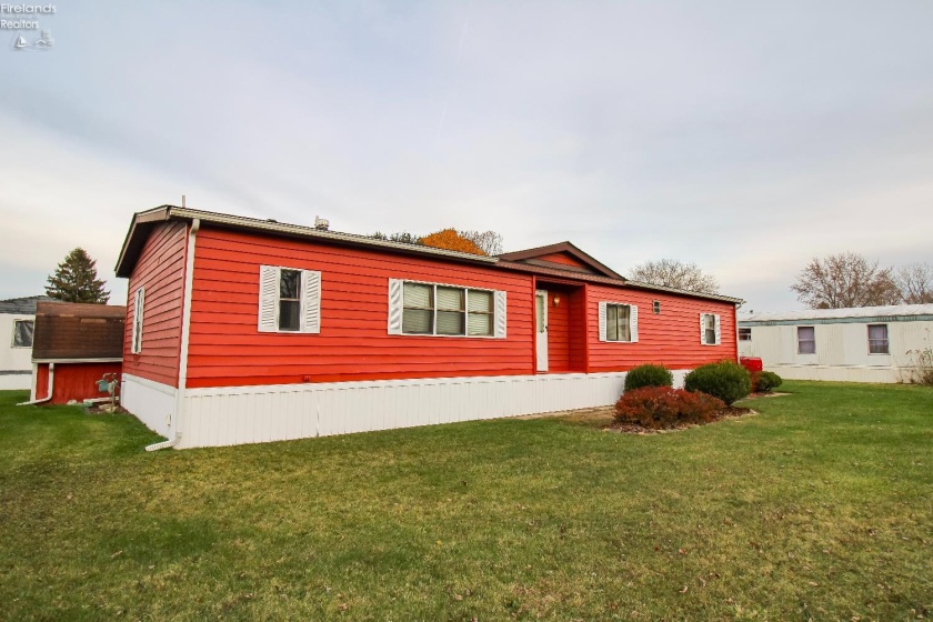 211 Sand Drive Drive, Vermilion, 44809, 3 Bedroom Bedrooms, ,2 BathroomBathrooms,Residential,For Sale,Sand Drive,20263636
