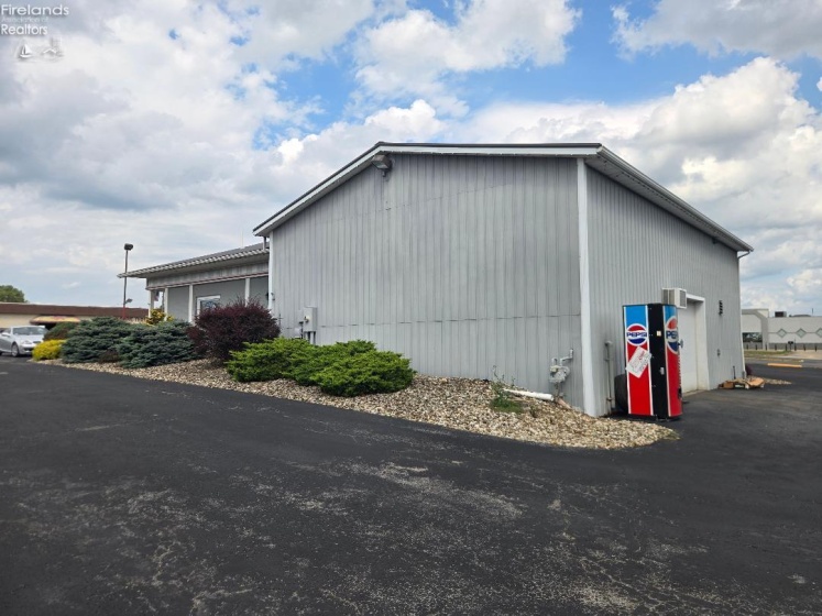 3 Walton Street, Willard, 44890, ,Commercial,For Sale,Walton,20263651