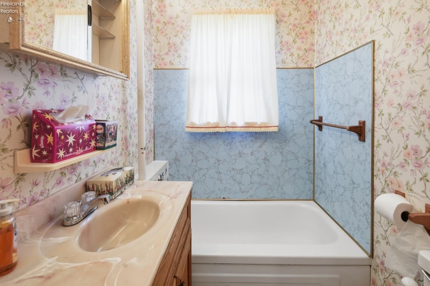 7653 Washington St., Flat Rock, 44828, 2 Bedroom Bedrooms, ,1 BathroomBathrooms,Residential,For Sale,Washington St.,20263500