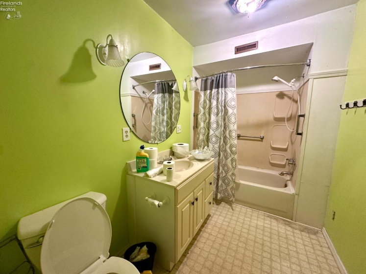 13880 Duff Washa Road, Oak Harbor, 43449, 4 Bedroom Bedrooms, ,3 BathroomBathrooms,Residential,For Sale,Duff Washa,20263622