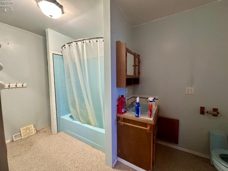 13880 Duff Washa Road, Oak Harbor, 43449, 4 Bedroom Bedrooms, ,3 BathroomBathrooms,Residential,For Sale,Duff Washa,20263622