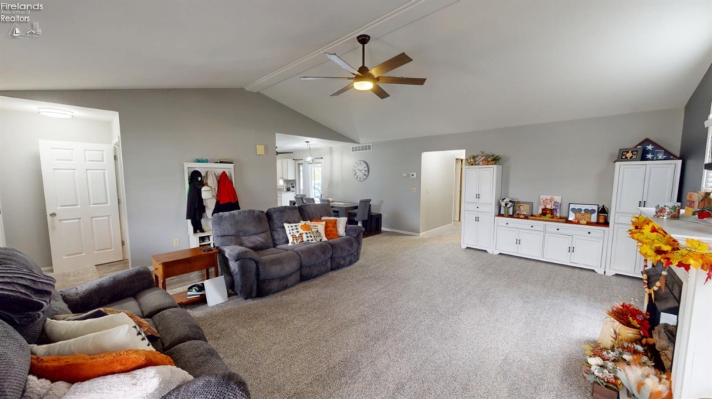 45 Whitney Drive, Fremont, 43420, 2 Bedroom Bedrooms, ,2 BathroomBathrooms,Residential,For Sale,Whitney,20263676