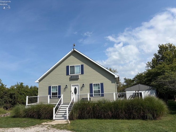 203 Lower Cliff Drive, Kelleys Island, 43438, 4 Bedroom Bedrooms, ,2 BathroomBathrooms,Residential,For Sale,Lower Cliff,20263596
