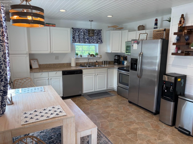 203 Lower Cliff Drive, Kelleys Island, 43438, 4 Bedroom Bedrooms, ,2 BathroomBathrooms,Residential,For Sale,Lower Cliff,20263596