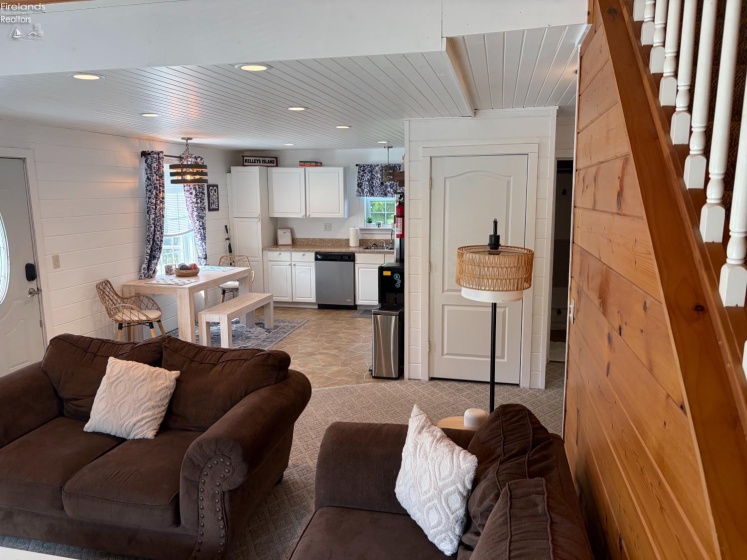 203 Lower Cliff Drive, Kelleys Island, 43438, 4 Bedroom Bedrooms, ,2 BathroomBathrooms,Residential,For Sale,Lower Cliff,20263596