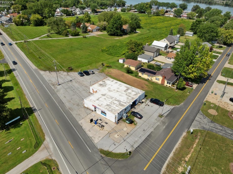 7697 harbor Road, Lakeside, 43440, ,Commercial,For Sale,harbor,20263655