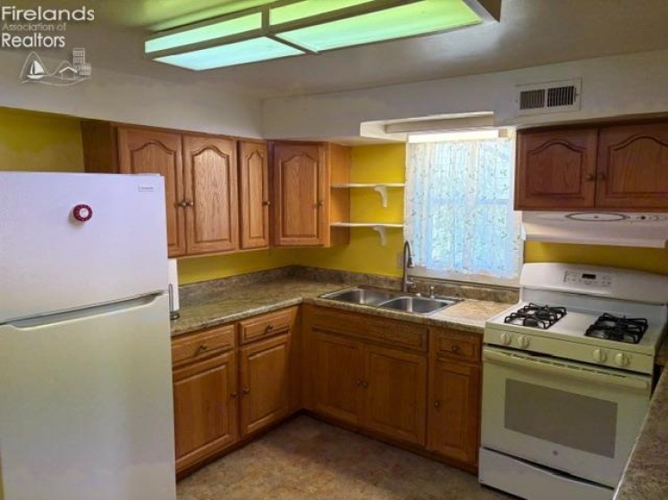 222 Bertha Avenue, Clyde, 43410, 3 Bedroom Bedrooms, ,2 BathroomBathrooms,Residential,For Sale,Bertha,20263491