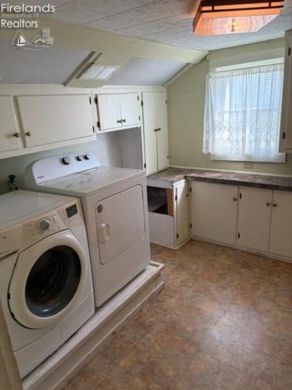 222 Bertha Avenue, Clyde, 43410, 3 Bedroom Bedrooms, ,2 BathroomBathrooms,Residential,For Sale,Bertha,20263491
