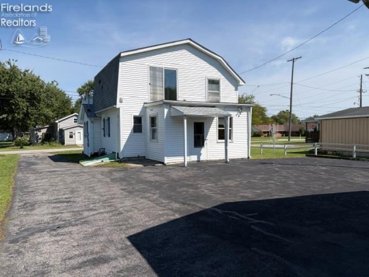 222 Bertha Avenue, Clyde, 43410, 3 Bedroom Bedrooms, ,2 BathroomBathrooms,Residential,For Sale,Bertha,20263491