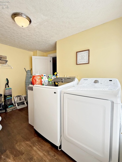 387 Market St, Tiffin, 44883, 3 Bedroom Bedrooms, ,2 BathroomBathrooms,Residential,For Sale,Market St,20263658