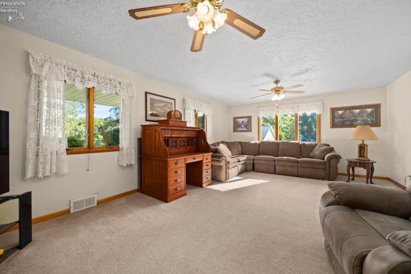 52493 State Route 113, Wakeman, 44889, 3 Bedroom Bedrooms, ,3 BathroomBathrooms,Residential,For Sale,State Route 113,20263678