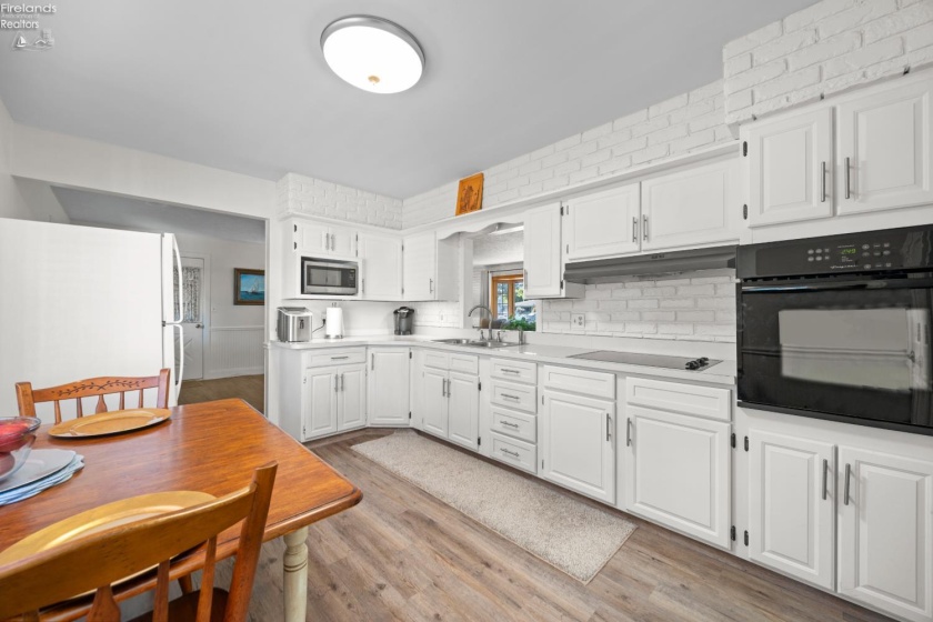 1232 Marina Drive, Huron, 44839, 3 Bedroom Bedrooms, ,1 BathroomBathrooms,Residential,For Sale,Marina,20263644