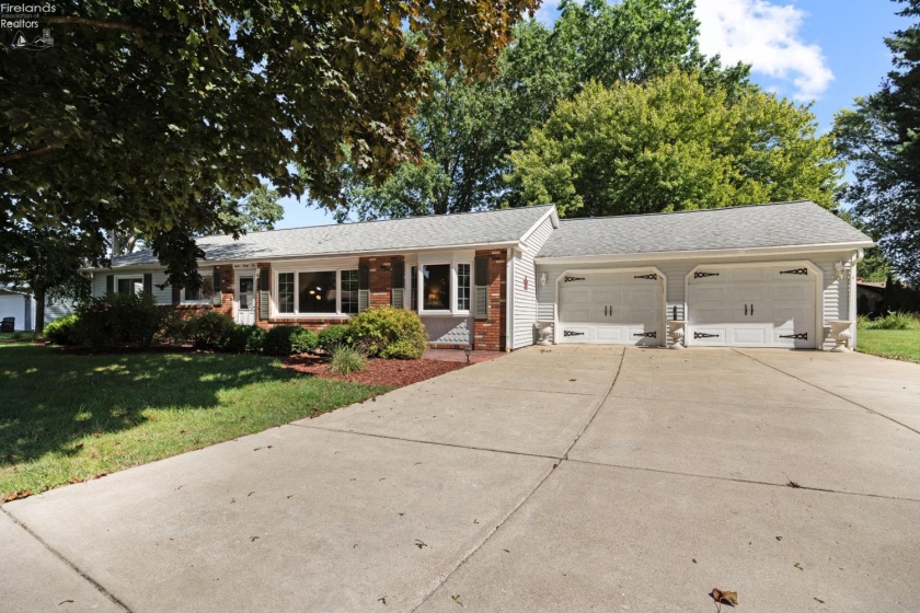 1232 Marina Drive, Huron, 44839, 3 Bedroom Bedrooms, ,1 BathroomBathrooms,Residential,For Sale,Marina,20263644