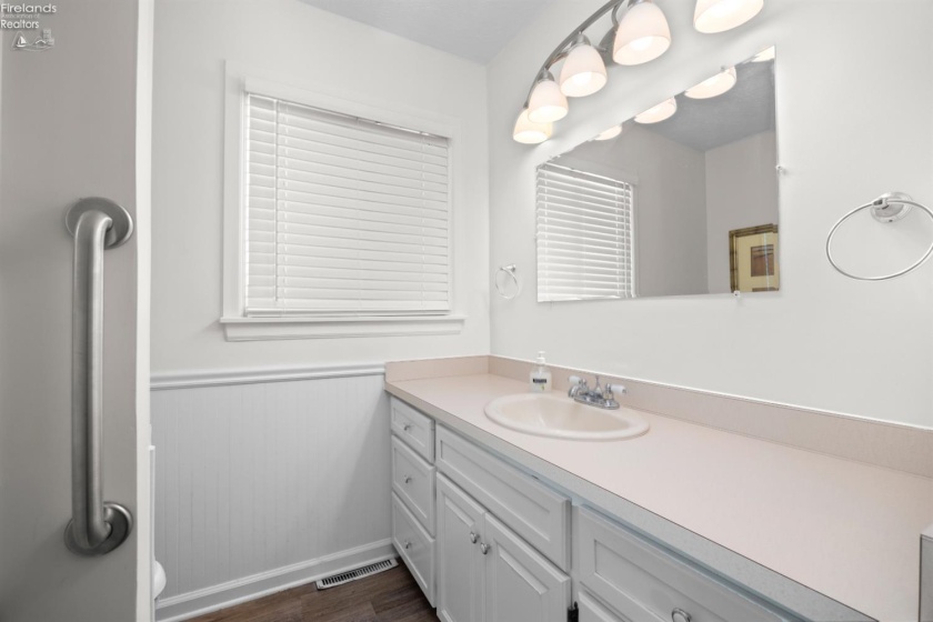 1232 Marina Drive, Huron, 44839, 3 Bedroom Bedrooms, ,1 BathroomBathrooms,Residential,For Sale,Marina,20263644