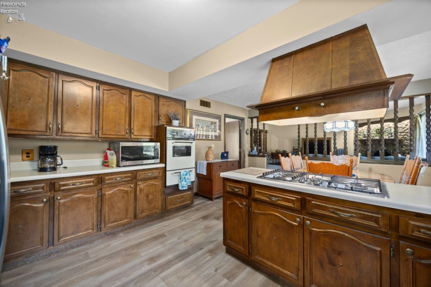 231 New State Road, Norwalk, 44857, 3 Bedroom Bedrooms, ,3 BathroomBathrooms,Residential,For Sale,New State,20263649