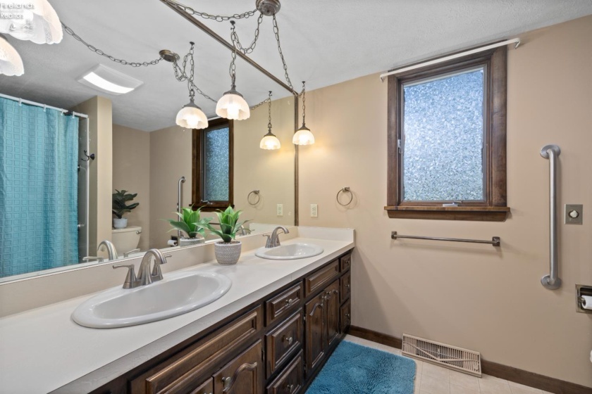 231 New State Road, Norwalk, 44857, 3 Bedroom Bedrooms, ,3 BathroomBathrooms,Residential,For Sale,New State,20263649