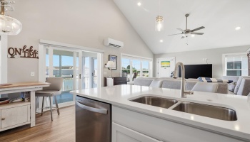 545 Lakeshore Drive, Port Clinton, 43452, 2 Bedroom Bedrooms, ,2 BathroomBathrooms,Residential,For Sale,Lakeshore,20263704