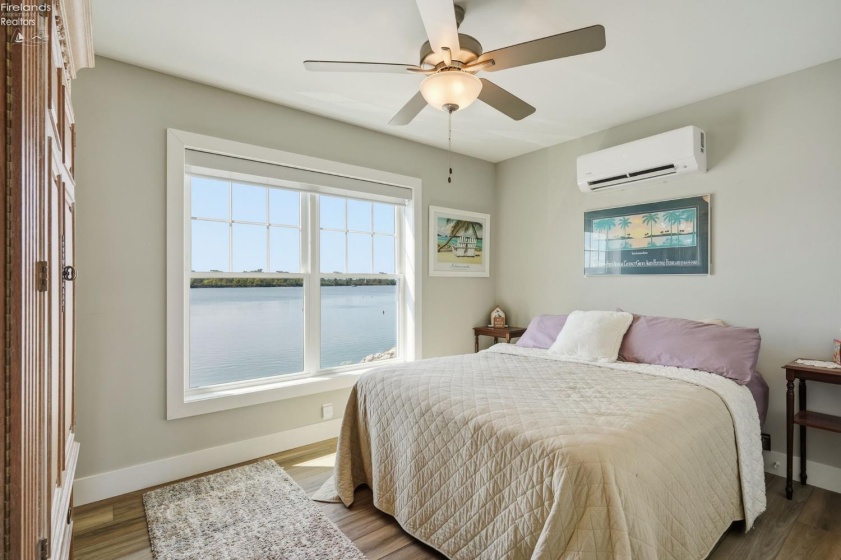 545 Lakeshore Drive, Port Clinton, 43452, 2 Bedroom Bedrooms, ,2 BathroomBathrooms,Residential,For Sale,Lakeshore,20263704