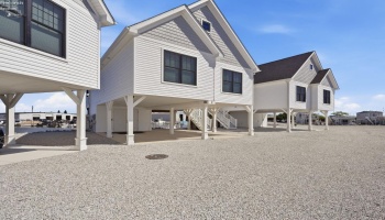 545 Lakeshore Drive, Port Clinton, 43452, 2 Bedroom Bedrooms, ,2 BathroomBathrooms,Residential,For Sale,Lakeshore,20263704